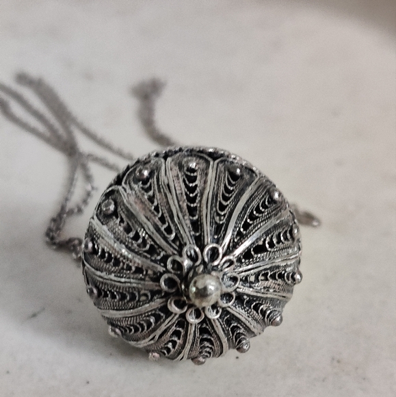 Vintage Silver Filigree Lantern Shaped Pendant Ambergris Amulet Necklace - Picture 4 of 16